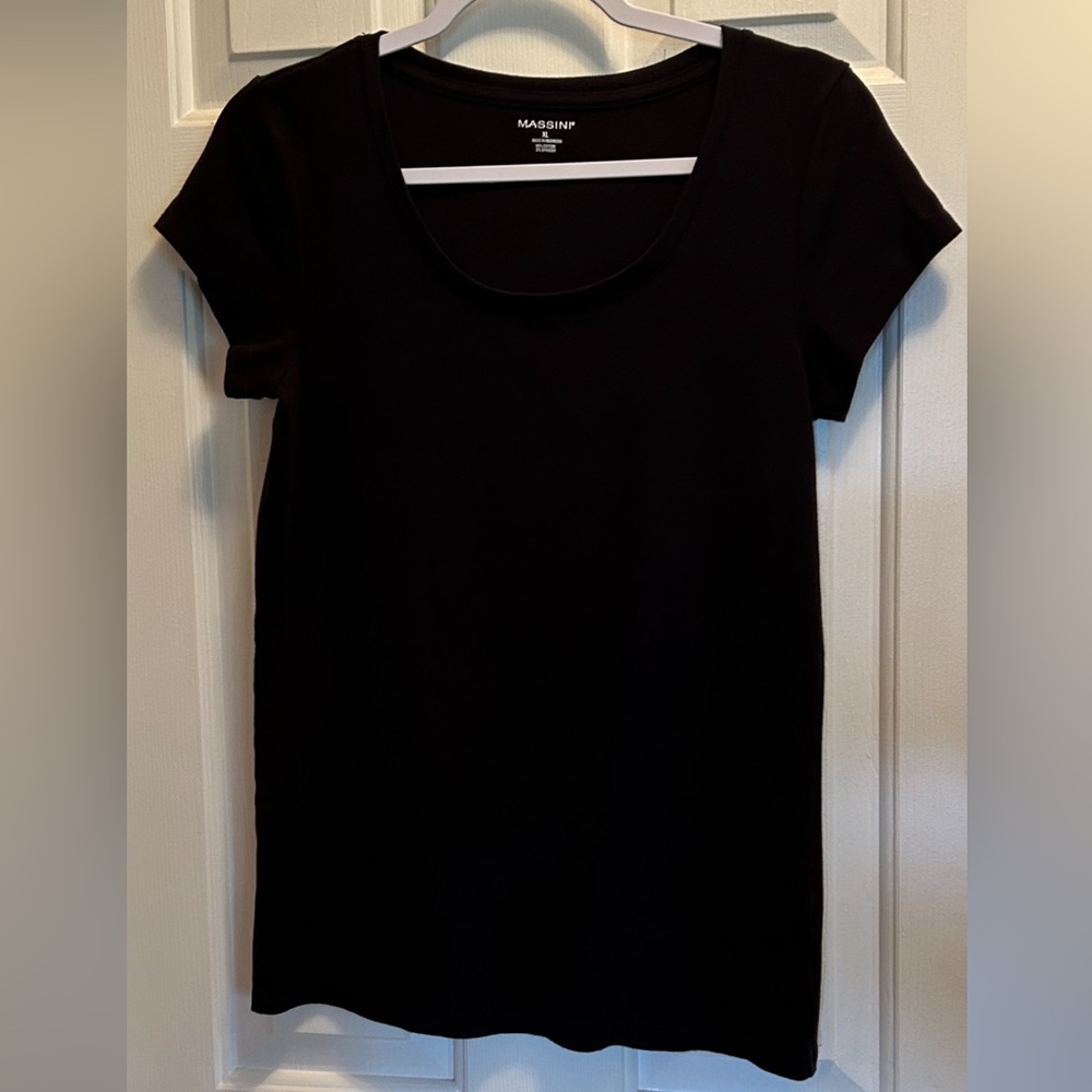 Like New Simple Black Tee by Massini